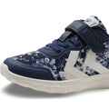 Sidebillede af Hummel ACTUS sneakers med synlig velcrolukning.